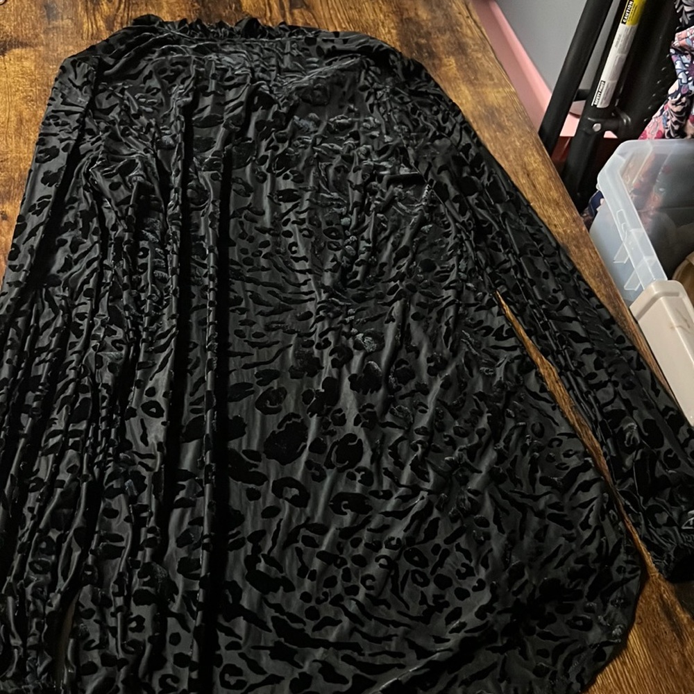 Ladies shirt . Xs